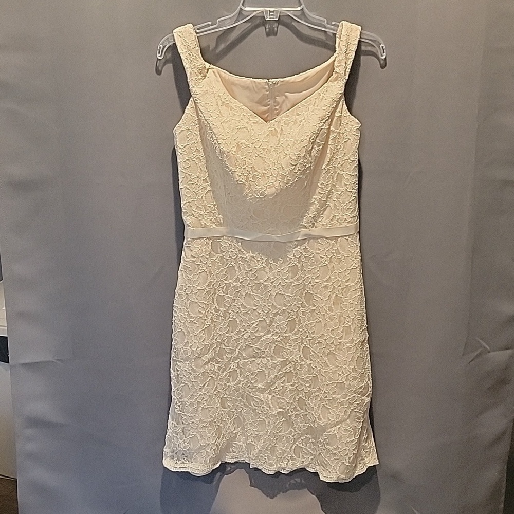 (J12) Formal dress size 8, French vanilla (off white color)
